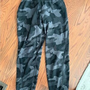 Old Navy Active Black Camouflage Joggers